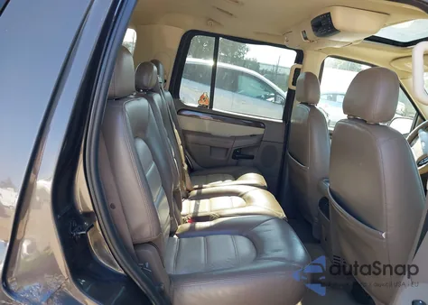 2005 Ford Explorer Eddie Bauer z USA, uszkodzony, nr VIN 1FMDU74E35UB89369